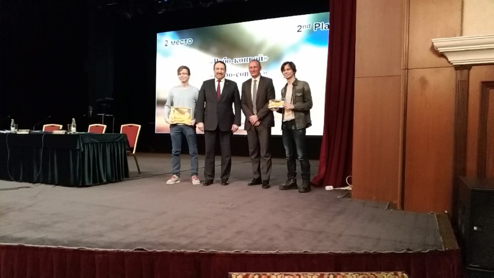 Студенты ЛИРС и магистратуры Интеллектуальная робототехника заняли 2-е место на Хакатоне Студенты ЛИРС и магистратуры Интеллектуальная робототехника заняли 2-е место на Хакатоне