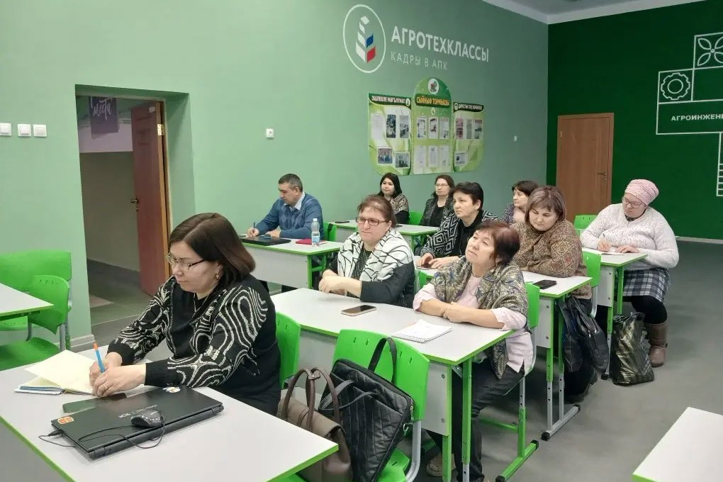 В Елабужском институте КФУ стартовали курсы повышения квалификации для учителей татарского языка и литературы В Елабужском институте КФУ стартовали курсы повышения квалификации для учителей татарского языка и литературы