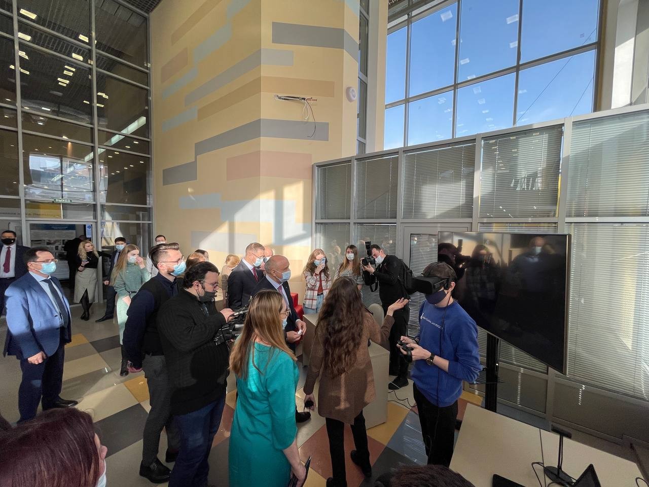 Симулятор мигрени, библиотека движений робота, новая игра для инженеров буровых установок и многое другое. ИТИС представил свои проекты на Дне науки. Симулятор мигрени, библиотека движений робота, новая игра для инженеров буровых установок и многое другое. ИТИС представил свои проекты на Дне науки.