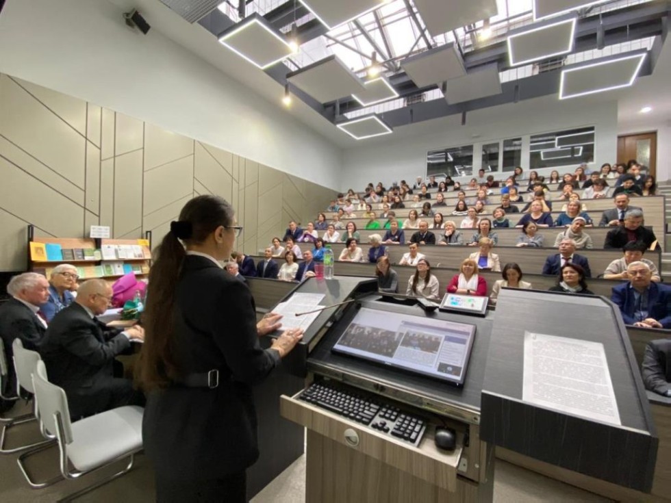 Әдәбият белемендә тирән эз калдырган галимнәр юбилее Әдәбият белемендә тирән эз калдырган галимнәр юбилее