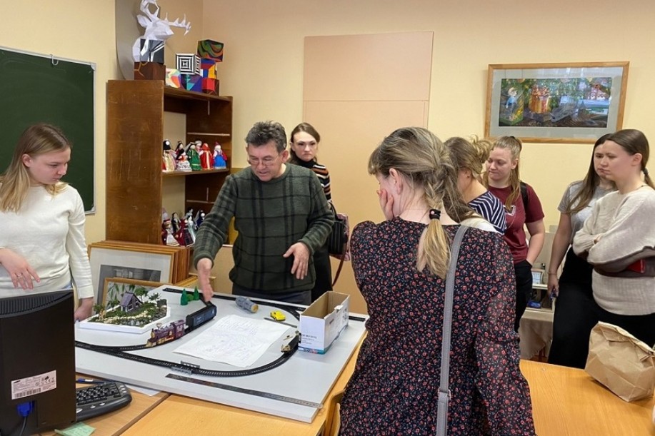 Выставка 'Макетное искусство' открылась в Елабужском институте Выставка 'Макетное искусство' открылась в Елабужском институте