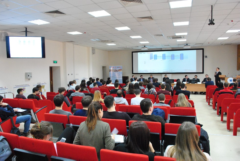 ����  ,��� &laquo;���-�����&raquo;