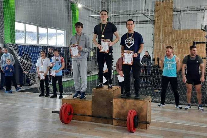 Студенты Елабужского института КФУ успешно выступили на соревнованиях по пауэрлифтингу Студенты Елабужского института КФУ успешно выступили на соревнованиях по пауэрлифтингу