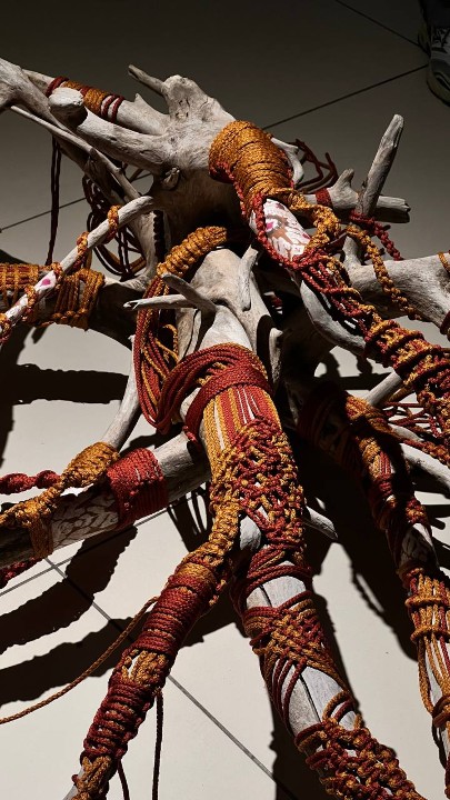 Студенты и преподаватели кафедры Архитектуры и медиаискусства ИДиПИ посетили групповую выставку резидентов Reactor 'Артефакты воспоминаний'. Студенты и преподаватели кафедры Архитектуры и медиаискусства ИДиПИ посетили групповую выставку резидентов Reactor 'Артефакты воспоминаний'.