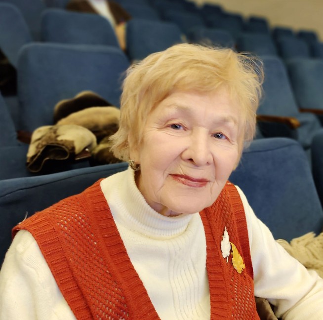 Студенты серебряного возраста продолжают знакомство с историей Казани Студенты серебряного возраста продолжают знакомство с историей Казани