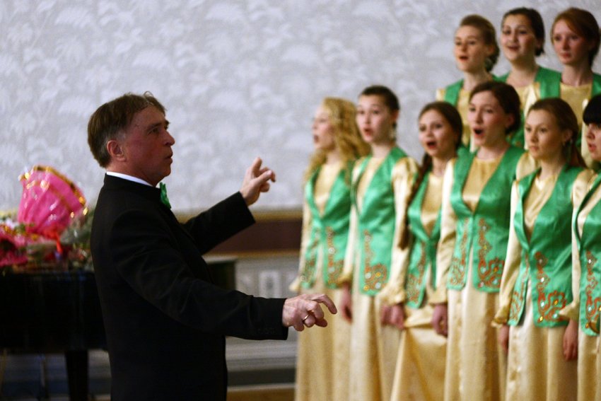 Татарскому народному хору Казанского университета ? 45лет Татарскому народному хору Казанского университета ? 45лет