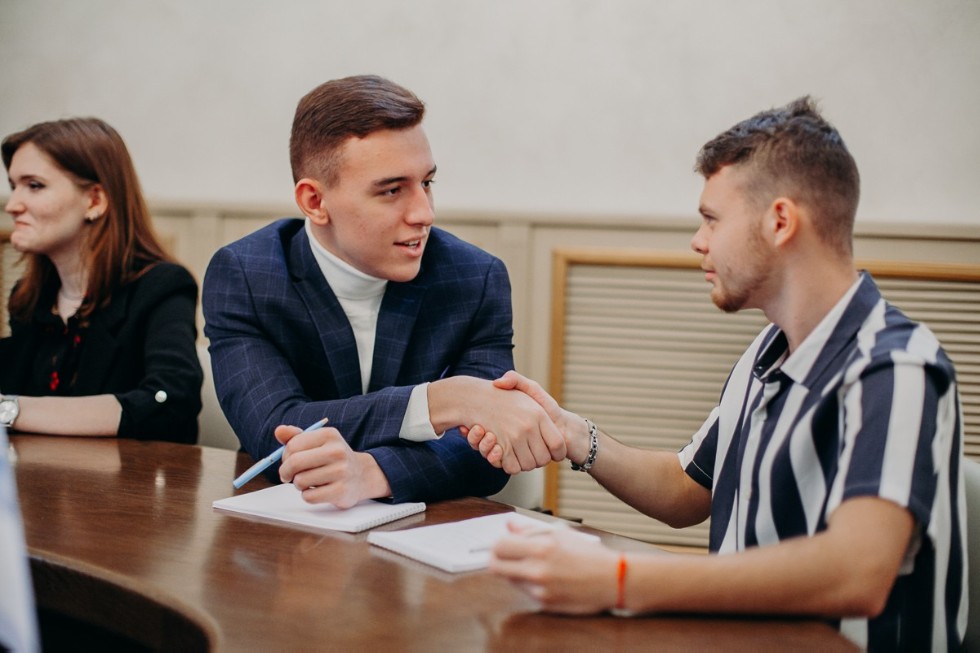 ��������