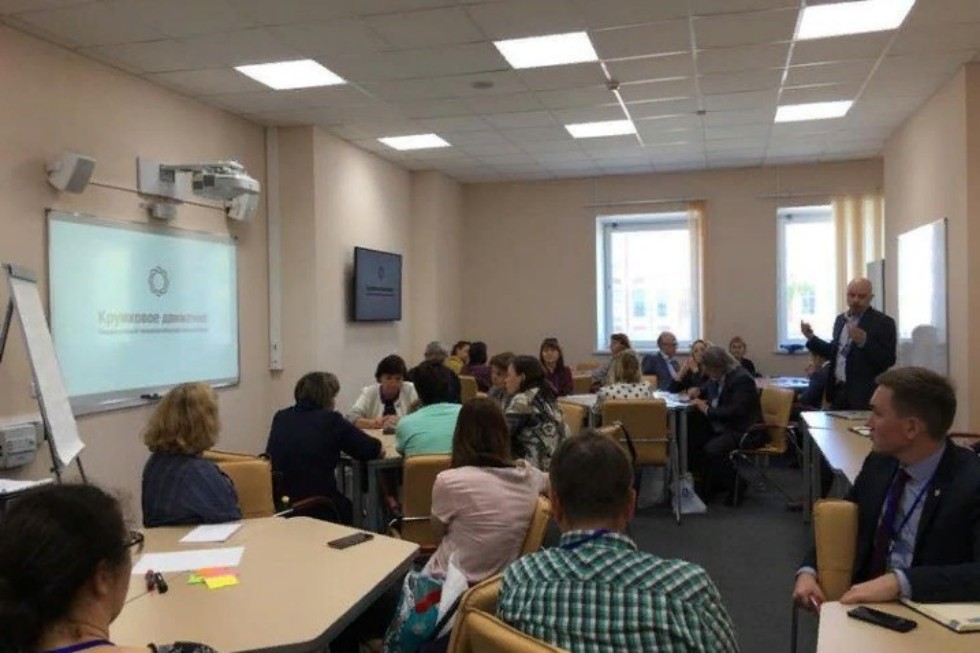 Совершенствуем систему работы с одарёнными и талантливыми детьми и молодежью Совершенствуем систему работы с одарёнными и талантливыми детьми и молодежью