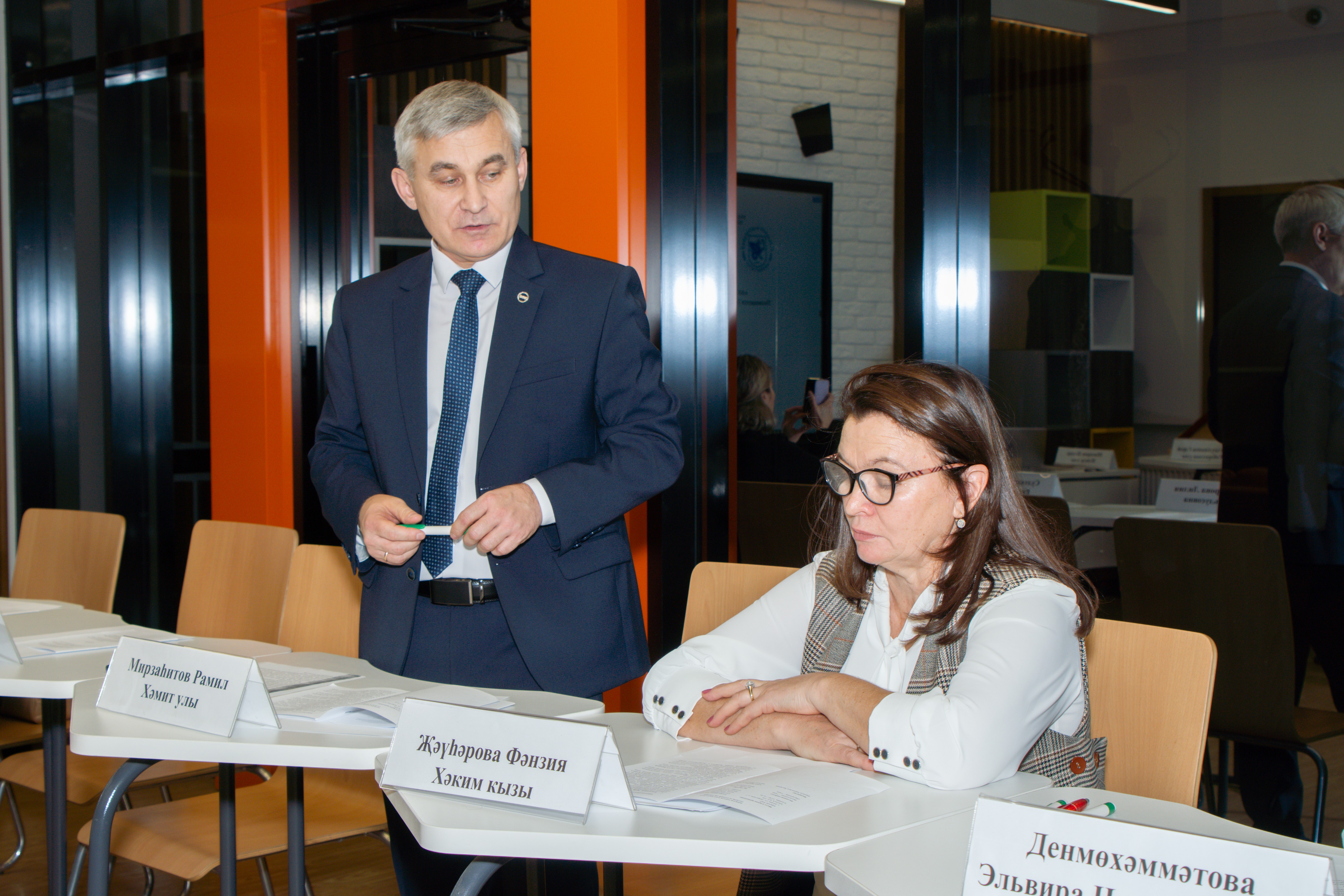 Галимнәр халык музыкасын җыюның актуаль мәсьәләләре турында фикер алыштылар Галимнәр халык музыкасын җыюның актуаль мәсьәләләре турында фикер алыштылар