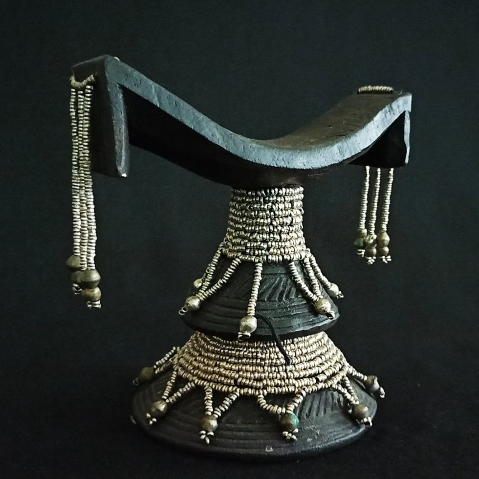 Подголовник у народов Африки Подголовник у народов Африки