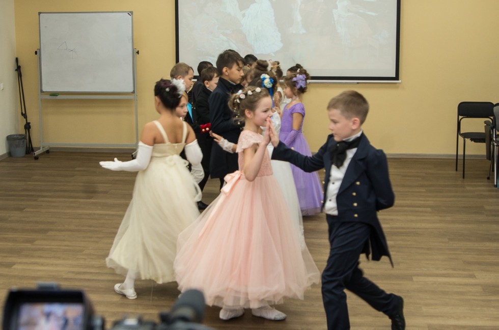 В детском театре КФУ 'Радуга' прошла премьера спектакля 'Россия мне раскрылась в тебе, Казанский университет!' В детском театре КФУ 'Радуга' прошла премьера спектакля 'Россия мне раскрылась в тебе, Казанский университет!'