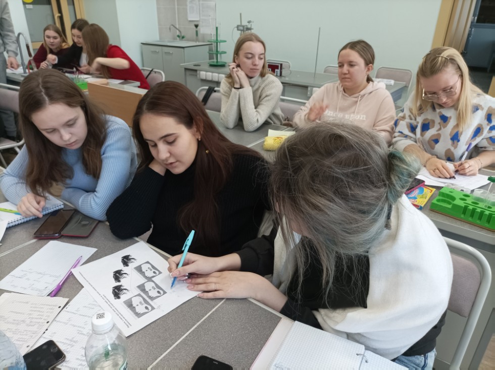 ������ '�����+' �������� ����� � ������� ��������� 3 �����