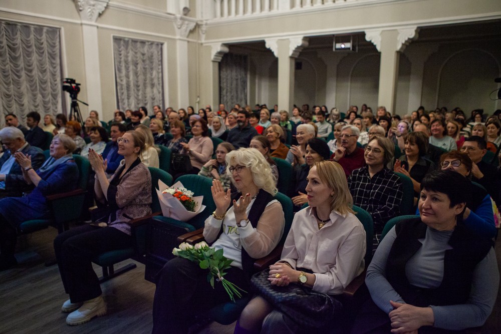 Фестиваль 'Хибла Герзмава приглашает...': подарок коллективу к 125-летию Елабужского института КФУ Фестиваль 'Хибла Герзмава приглашает...': подарок коллективу к 125-летию Елабужского института КФУ