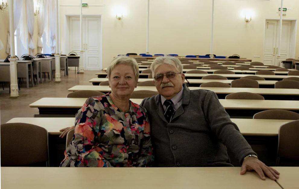 � �������