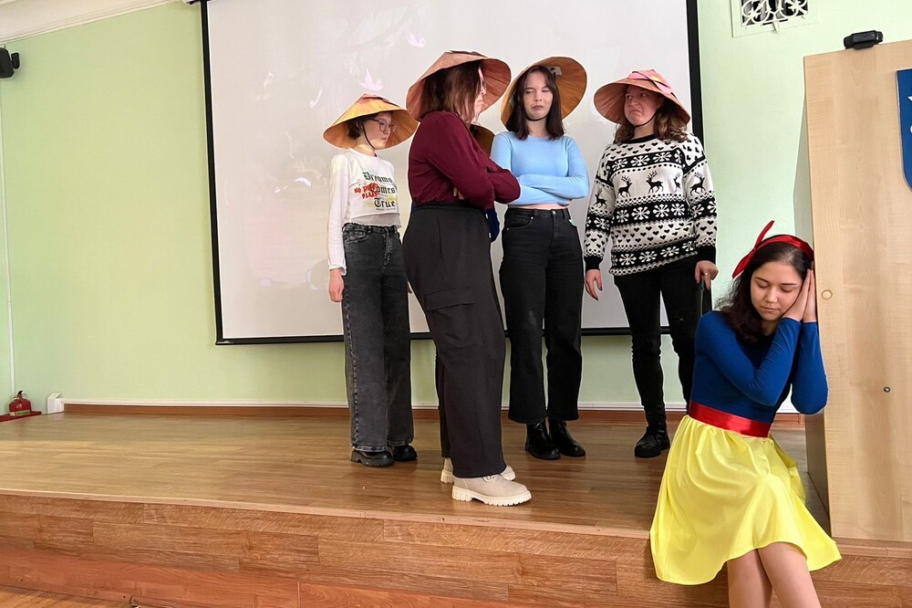 Сказки на китайском: представление устроили студенты Елабужского института КФУ Сказки на китайском: представление устроили студенты Елабужского института КФУ