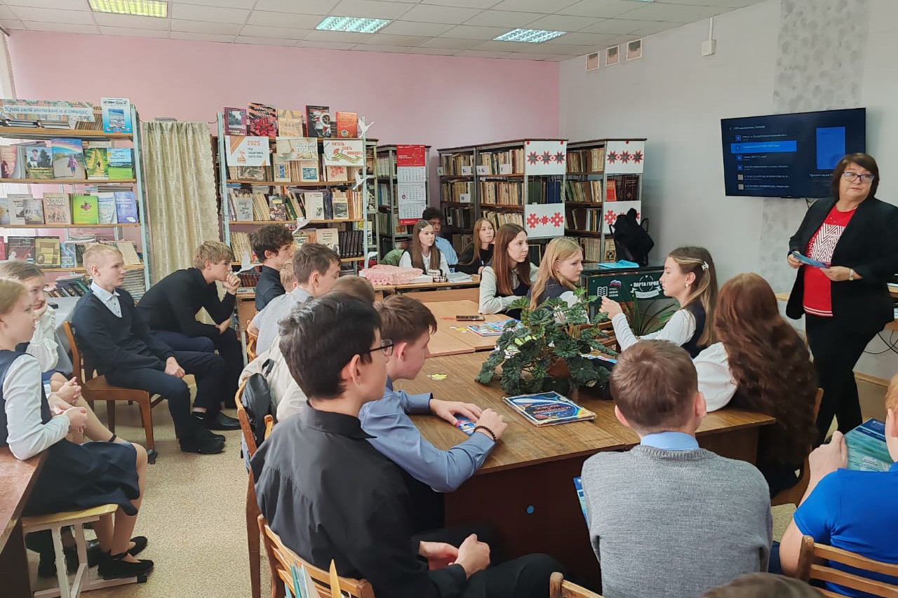 Со школьниками Удмуртии встретились преподаватели Елабужского института КФУ Со школьниками Удмуртии встретились преподаватели Елабужского института КФУ