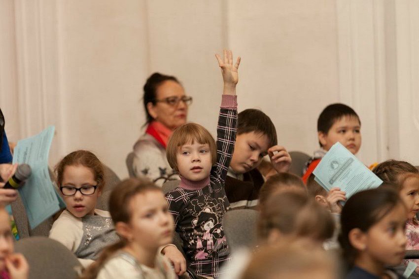 Маленькие студенты познакомились с историей Рождества и миром чудес Маленькие студенты познакомились с историей Рождества и миром чудес