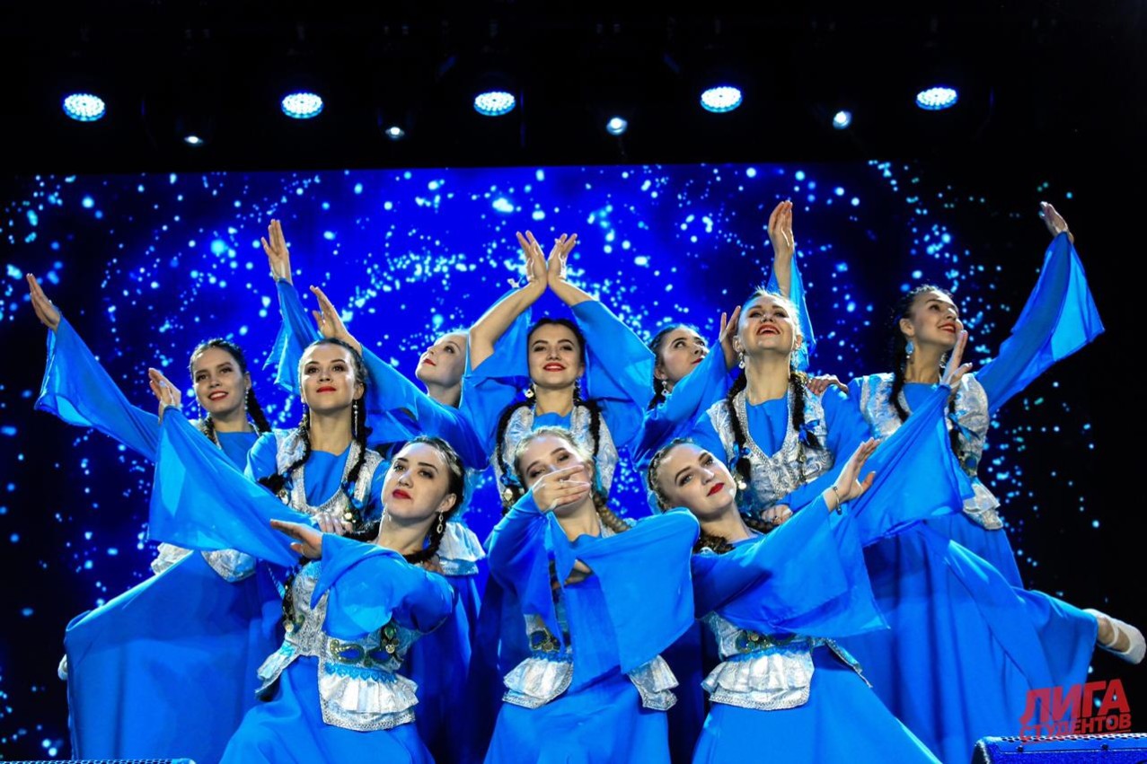 Танцевальный коллектив 'Яшьлек' Танцевальный коллектив 'Яшьлек'