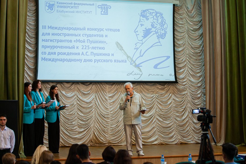 Пушкин - наше всё! Сердце русской поэзии! Пушкин - наше всё! Сердце русской поэзии!