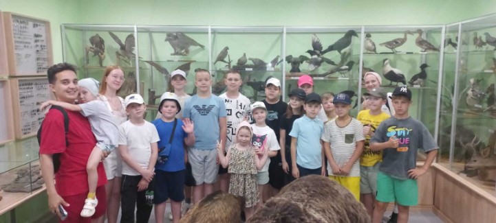 Воспитанники 'Нового поколения' в Зоологическом музее ЕИ КФУ Воспитанники 'Нового поколения' в Зоологическом музее ЕИ КФУ