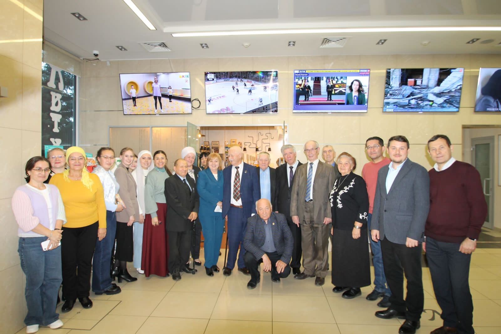 'Рухият' түгәрәгенә йөрүче студентлар 'Татмедиа' оештырган яңа китаплар тәкъдим итү чараларында чыгыш ясадылар 'Рухият' түгәрәгенә йөрүче студентлар 'Татмедиа' оештырган яңа китаплар тәкъдим итү чараларында чыгыш ясадылар