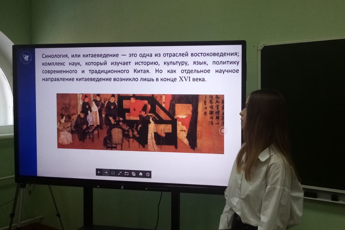 Студенты кафедры филологии приняли участие в российско-китайскойстуденческой научно-практической конференции ,научно-практическая конференция