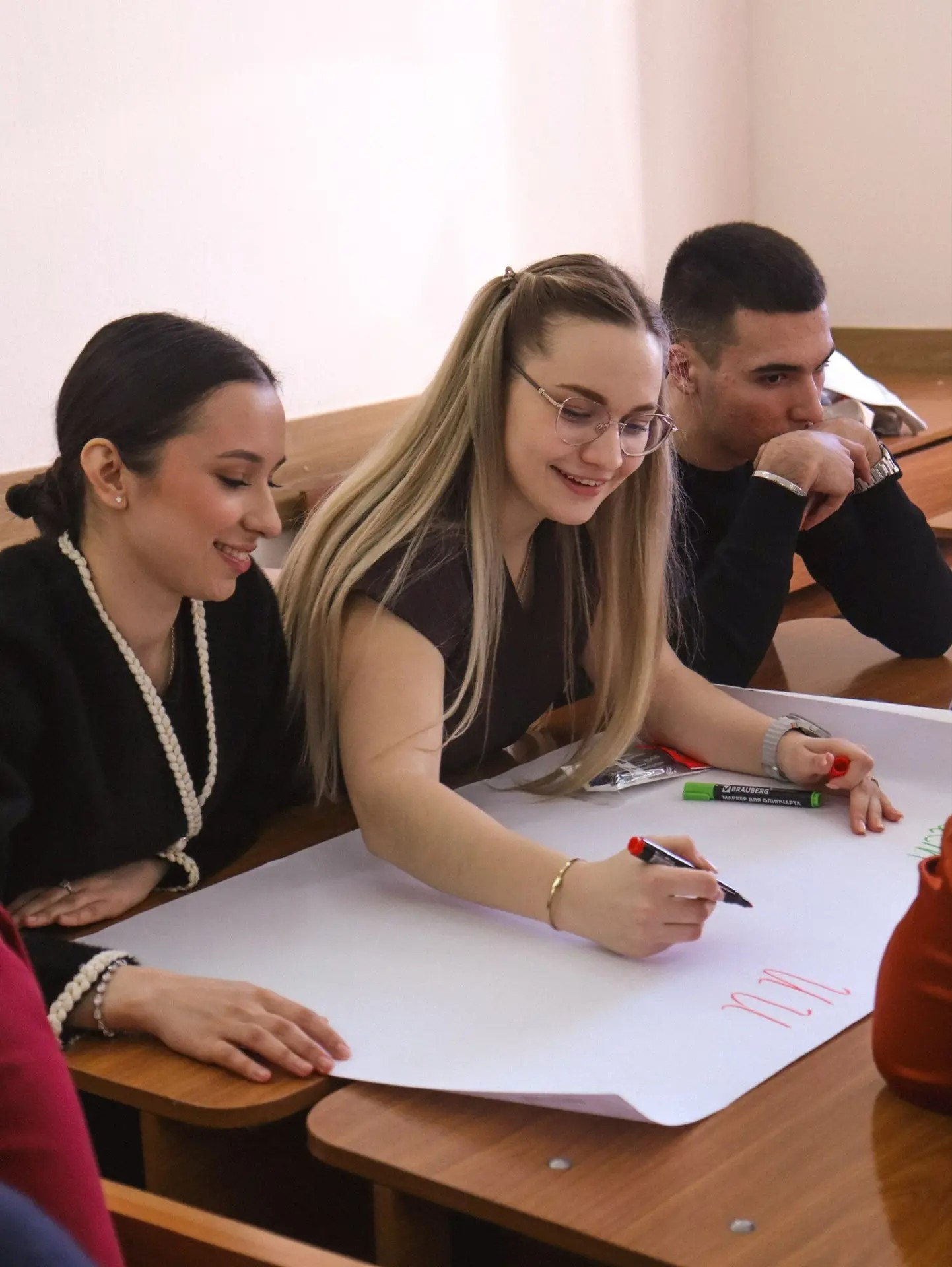 25 марта в рамках Андреевских чтений в Институте психологии и образования КФУ успешно прошла мастерская 'ИИ в образовании: факторы профессиональной успешности педагога' для студентов педагогической магистратуры 25 марта в рамках Андреевских чтений в Институте психологии и образования КФУ успешно прошла мастерская 'ИИ в образовании: факторы профессиональной успешности педагога' для студентов педагогической магистратуры