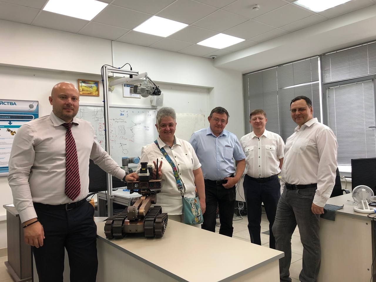 Leading robotics specialists visited the Laboratory of Intelligent Robotic Systems Leading robotics specialists visited the Laboratory of Intelligent Robotic Systems