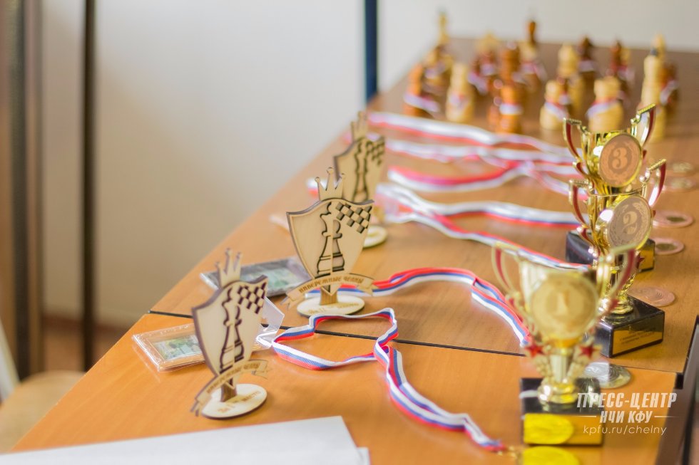 ��� � ���