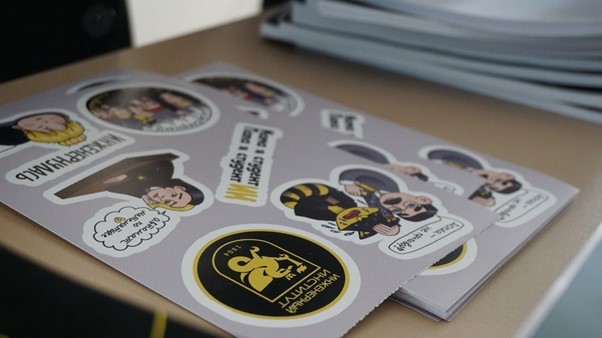 �����-�����