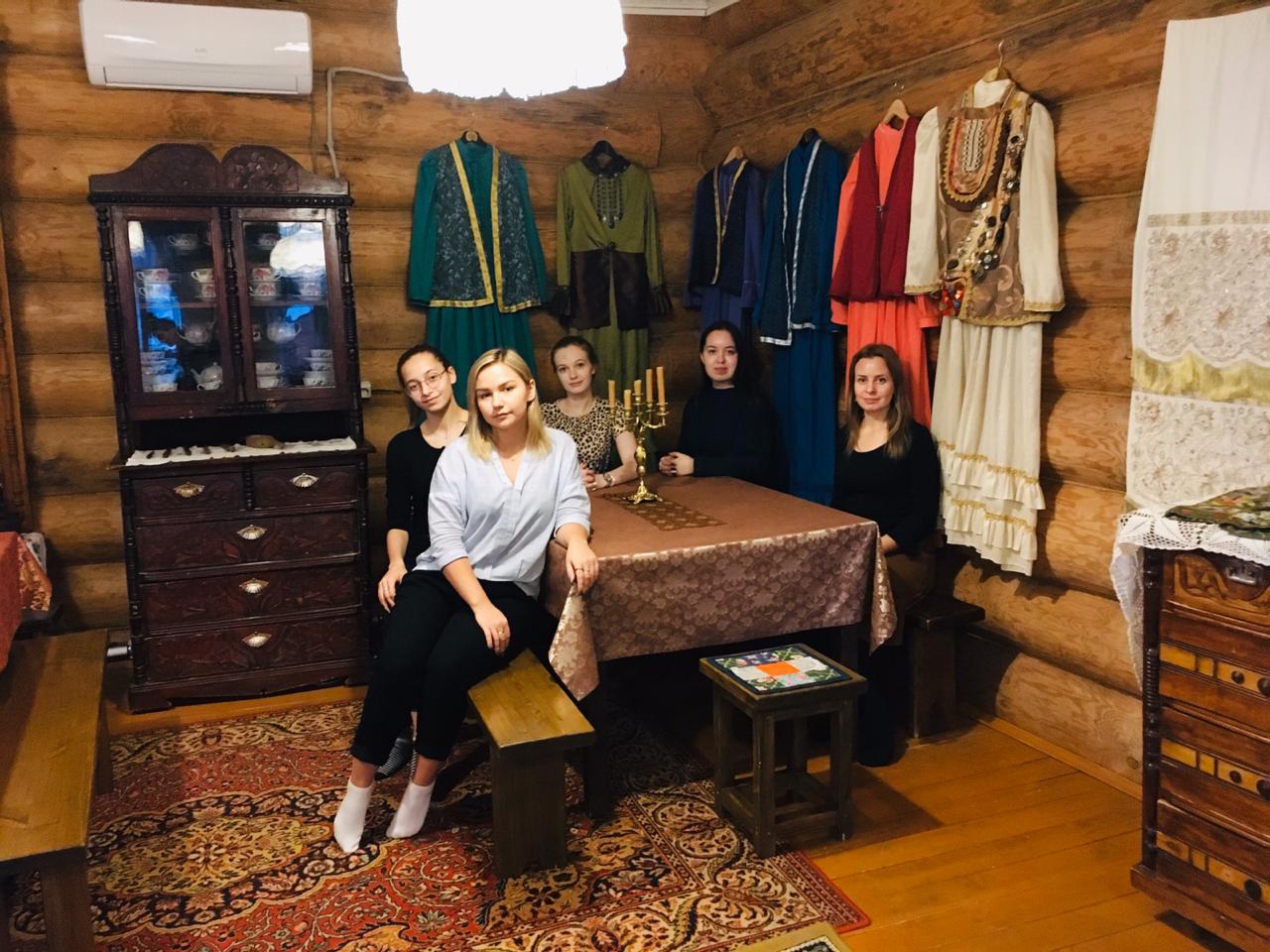 Погружаемся в межкультурную среду и переводим Погружаемся в межкультурную среду и переводим