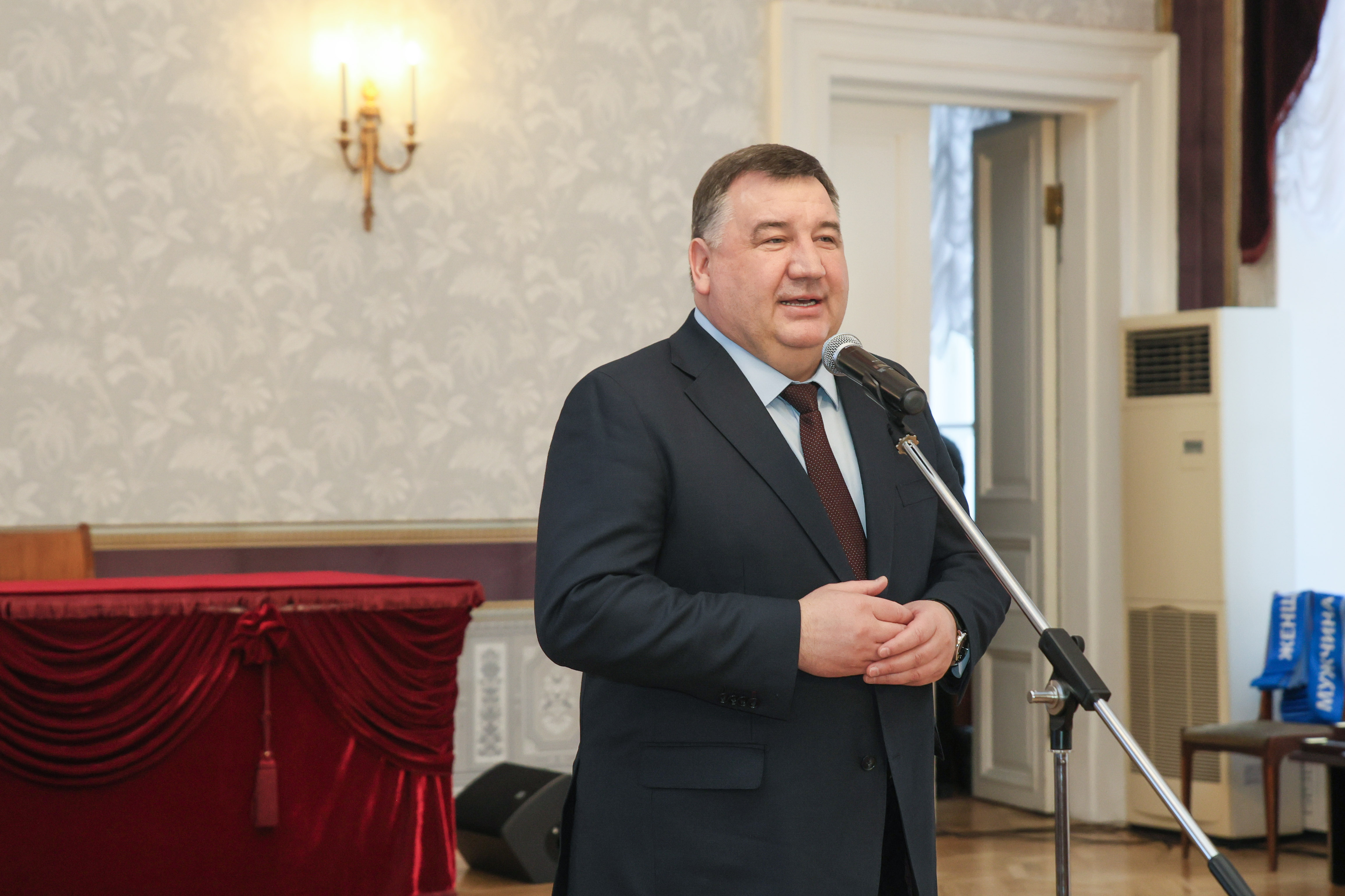 Ректор КФУ Ленар Сафин: 'Женщины приносят в этот мир гармонию, нежность, красоту и самое сильное, чистое, бескорыстное чувство ? безусловную материнскую любовь' Ректор КФУ Ленар Сафин: 'Женщины приносят в этот мир гармонию, нежность, красоту и самое сильное, чистое, бескорыстное чувство ? безусловную материнскую любовь'