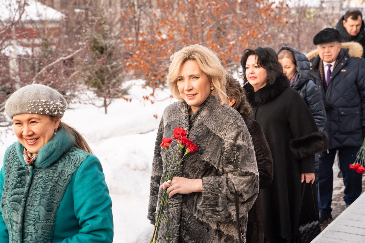 КФУның ректор бакчасында герой-шагыйрь Муса Җәлилне искә алдылар КФУның ректор бакчасында герой-шагыйрь Муса Җәлилне искә алдылар