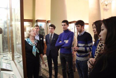 21- 22 марта 2015 года юридический факультет КФУ стал первой площадкой в России, собравшей локальные группы Европейской Ассоциации Студентов - Юристов (ELSA) из Москвы, Санкт-Петербурга, Калининграда, Казани и гостей из Германии. 21- 22 марта 2015 года юридический факультет КФУ стал первой площадкой в России, собравшей локальные группы Европейской Ассоциации Студентов - Юристов (ELSA) из Москвы, Санкт-Петербурга, Калининграда, Казани и гостей из Германии.