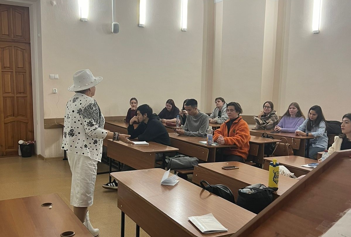 8 ноября 2024 года в рамках дисциплин 'Психология лидерства' и 'Психология саморазвития' для студентов-психологов 4 курса состоялась лекция с приглашенным гостем Митей Ефимовым - Мастером и Амбассадором Йоги смеха в России и СНГ, главным смехотерапевтом страны, бизнес-тренером, двукратным чемпионом мира по смеху 8 ноября 2024 года в рамках дисциплин 'Психология лидерства' и 'Психология саморазвития' для студентов-психологов 4 курса состоялась лекция с приглашенным гостем Митей Ефимовым - Мастером и Амбассадором Йоги смеха в России и СНГ, главным смехотерапевтом страны, бизнес-тренером, двукратным чемпионом мира по смеху