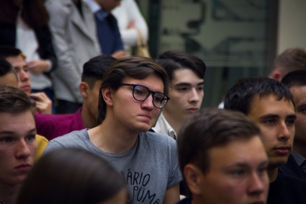 The best students will study free