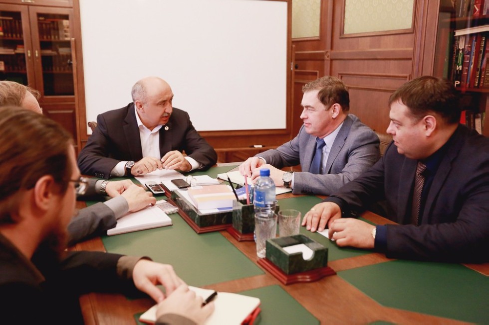 Rector Ilshat Gafurov Met with Managers of Rohde & Schwarz Russia ,Rohde & Schwarz, Rostec, IE