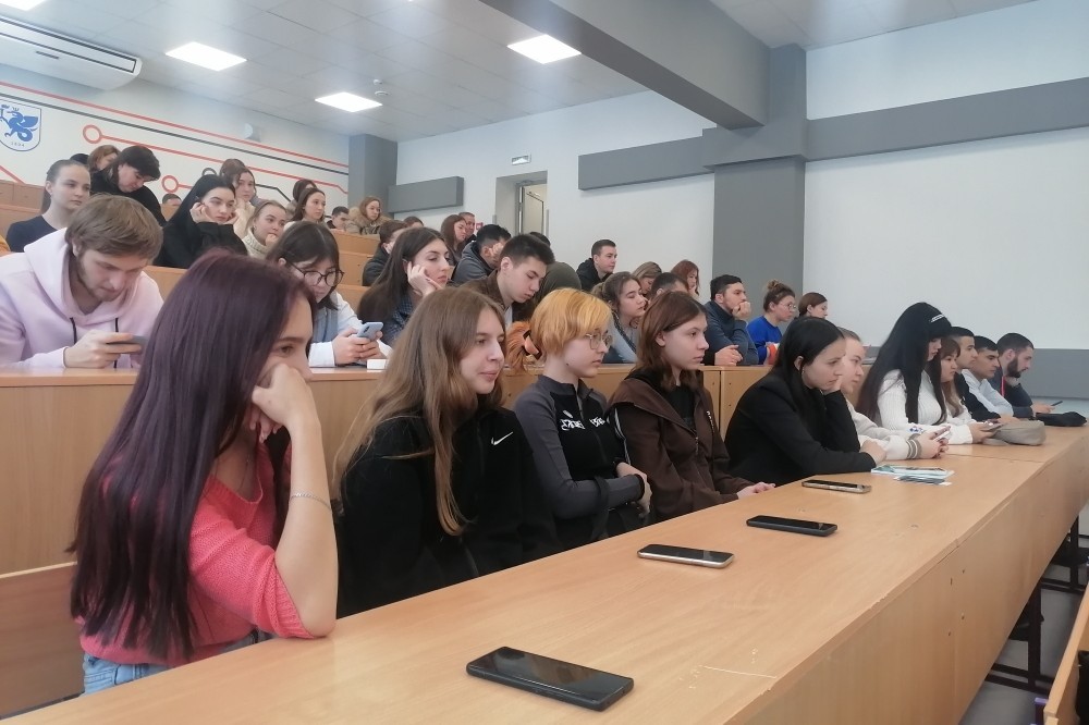 Встреча с представителями МВД состоялась в Елабужском институте КФУ Встреча с представителями МВД состоялась в Елабужском институте КФУ