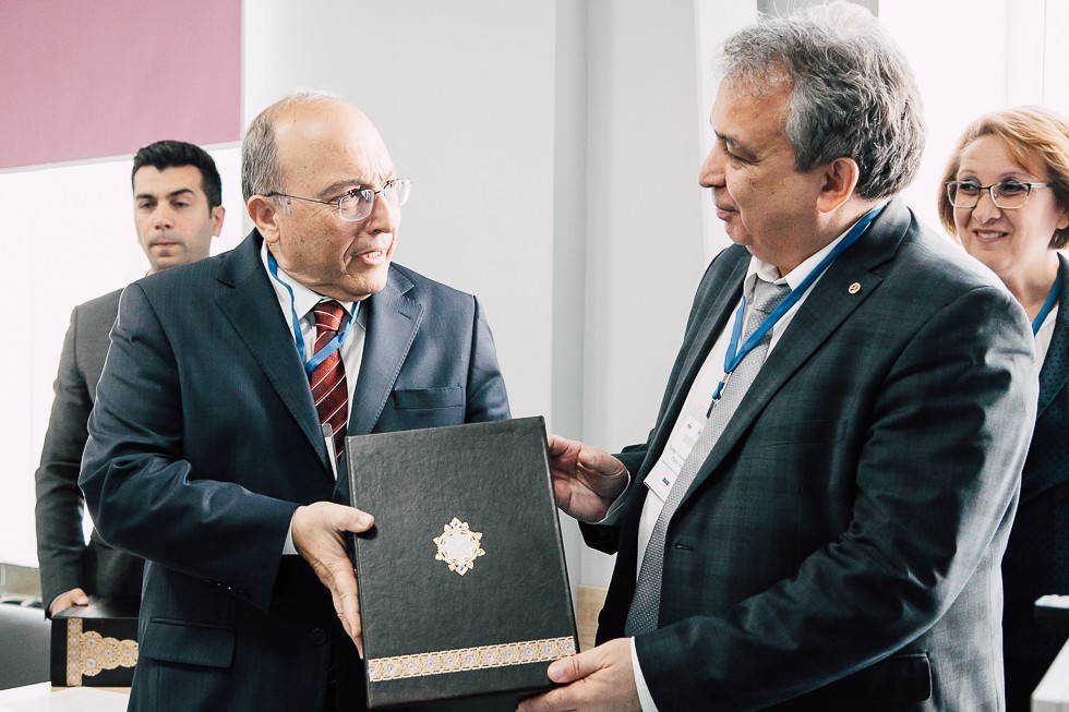 В Институте международных отношений проходит I Международный научный симпозиум 'История и культура Золотой Орды' В Институте международных отношений проходит I Международный научный симпозиум 'История и культура Золотой Орды'