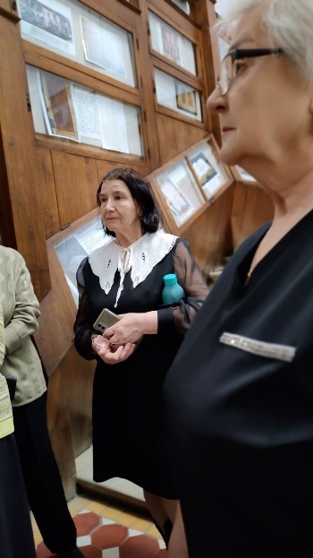 �������  � ,����������� �������� �������� ���