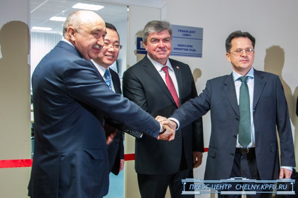 Крупнейший китайский производитель бытовой техники Haier открыл учебный центр на базе КФУ Крупнейший китайский производитель бытовой техники Haier открыл учебный центр на базе КФУ