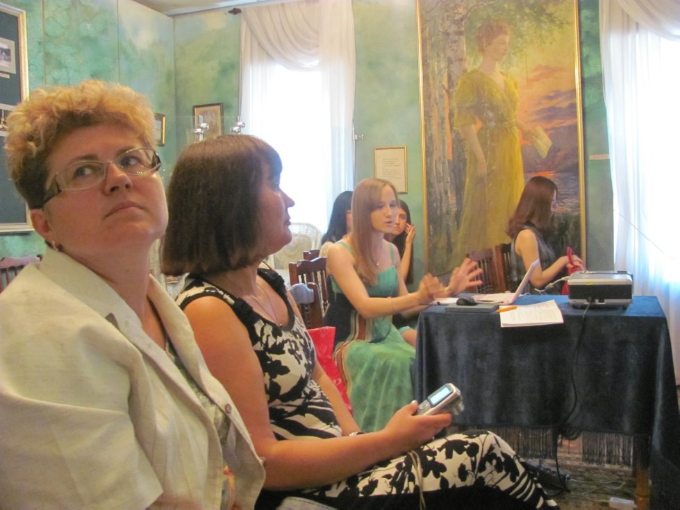 В центре внимания - культура и электронные СМИ В центре внимания - культура и электронные СМИ