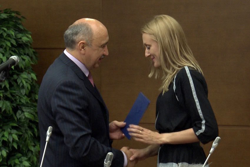 чемпионы чемпионы