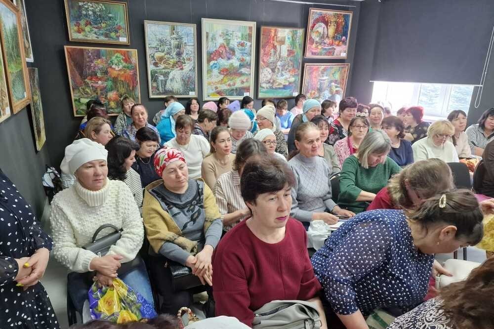 Мастер-класс 'Композиция и цвет в татарской вышивке' и профориентационная работа Елабужского института КФУ в Муслюмово Мастер-класс 'Композиция и цвет в татарской вышивке' и профориентационная работа Елабужского института КФУ в Муслюмово