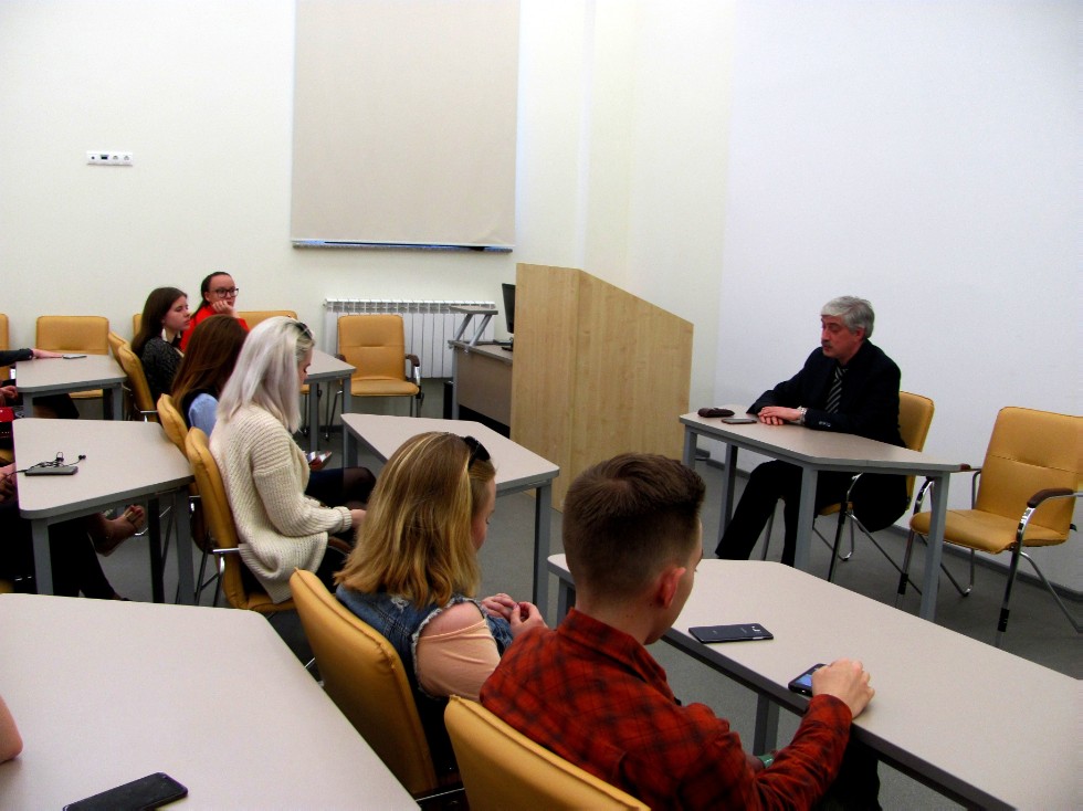 Тридцать три будущих абитуриента получили сертификаты начинающего журналиста Тридцать три будущих абитуриента получили сертификаты начинающего журналиста