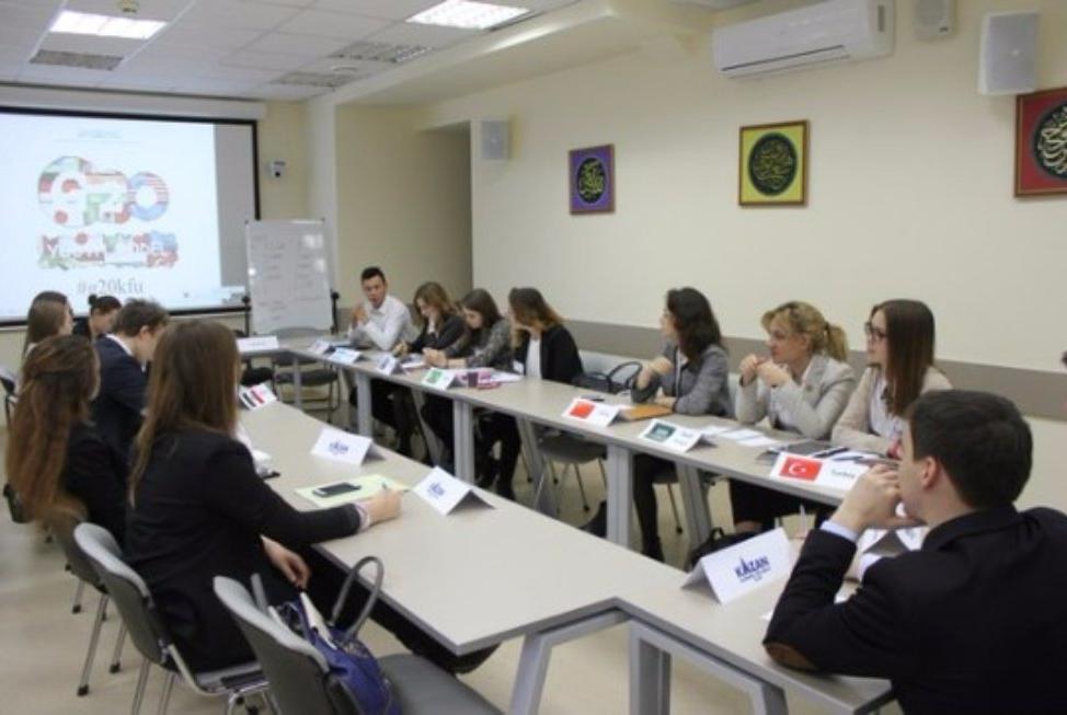 В КФУ прошла студенческая 'G20. Youth Model' В КФУ прошла студенческая 'G20. Youth Model'
