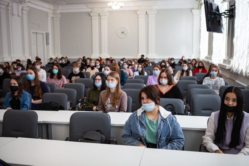 Встреча студентов ЕИ КФУ с активом Совета ветеранов Елабуги и ЕМР Встреча студентов ЕИ КФУ с активом Совета ветеранов Елабуги и ЕМР