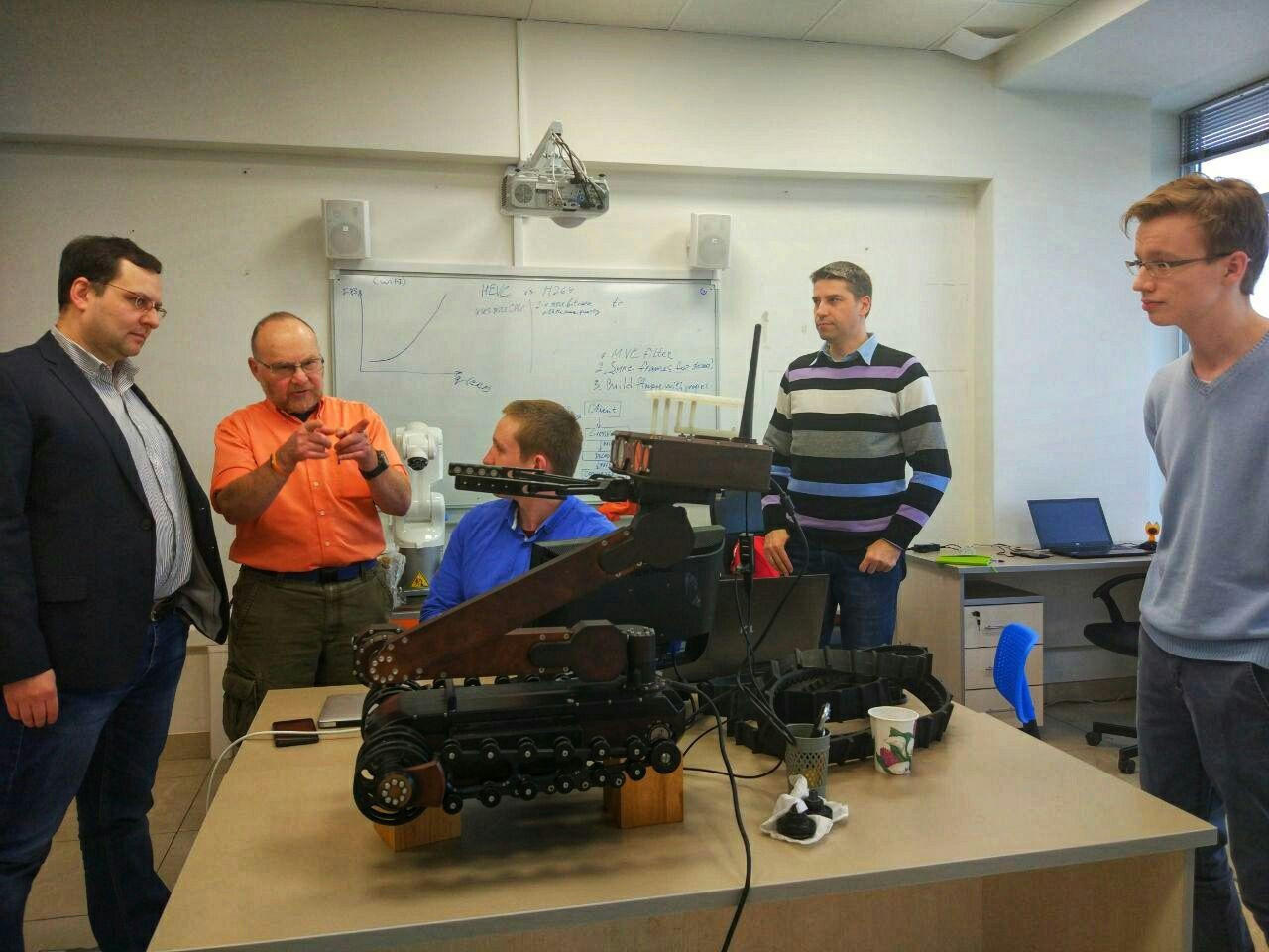 Carnegie Mellon Professor Mel Siegel visited Intelligent Robotic Systems Lab