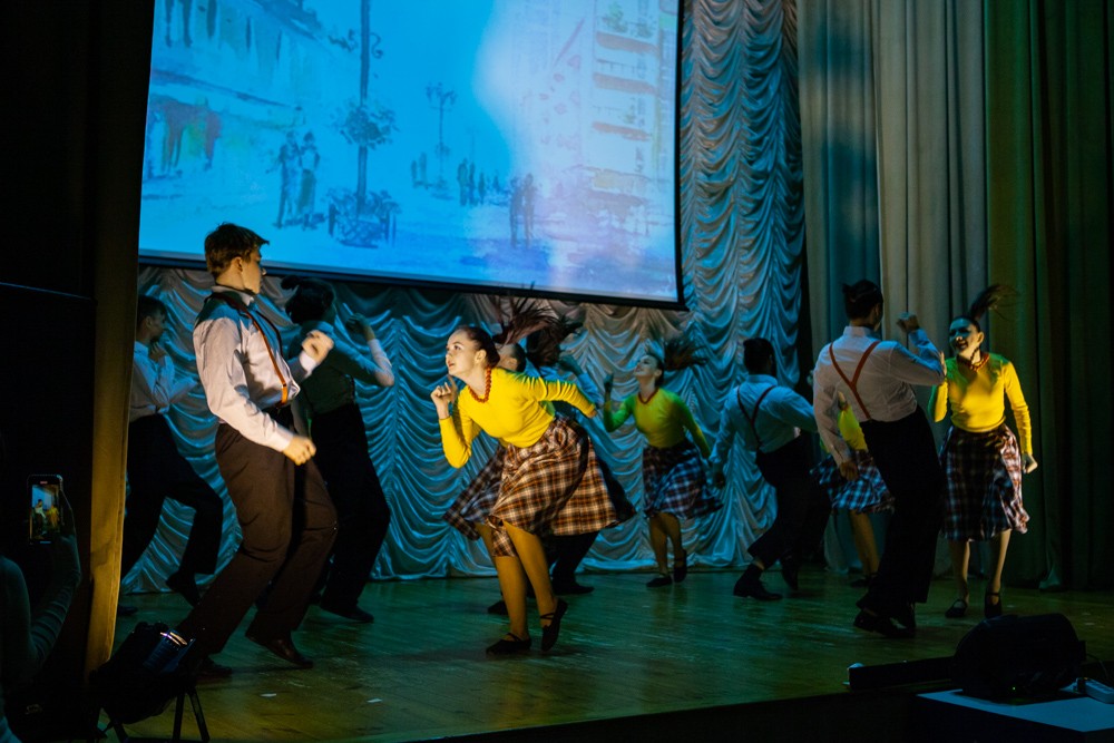 Мы не прощаемся! Мы не прощаемся!