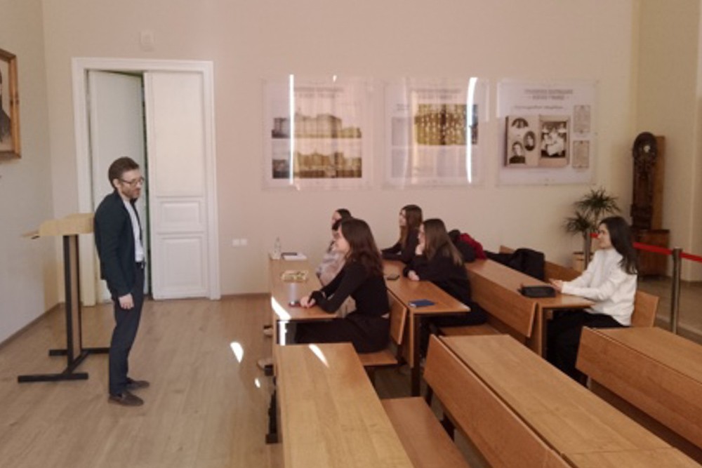 В Елабужском институте КФУ прошли кураторские часы в рамках операции В Елабужском институте КФУ прошли кураторские часы в рамках операции